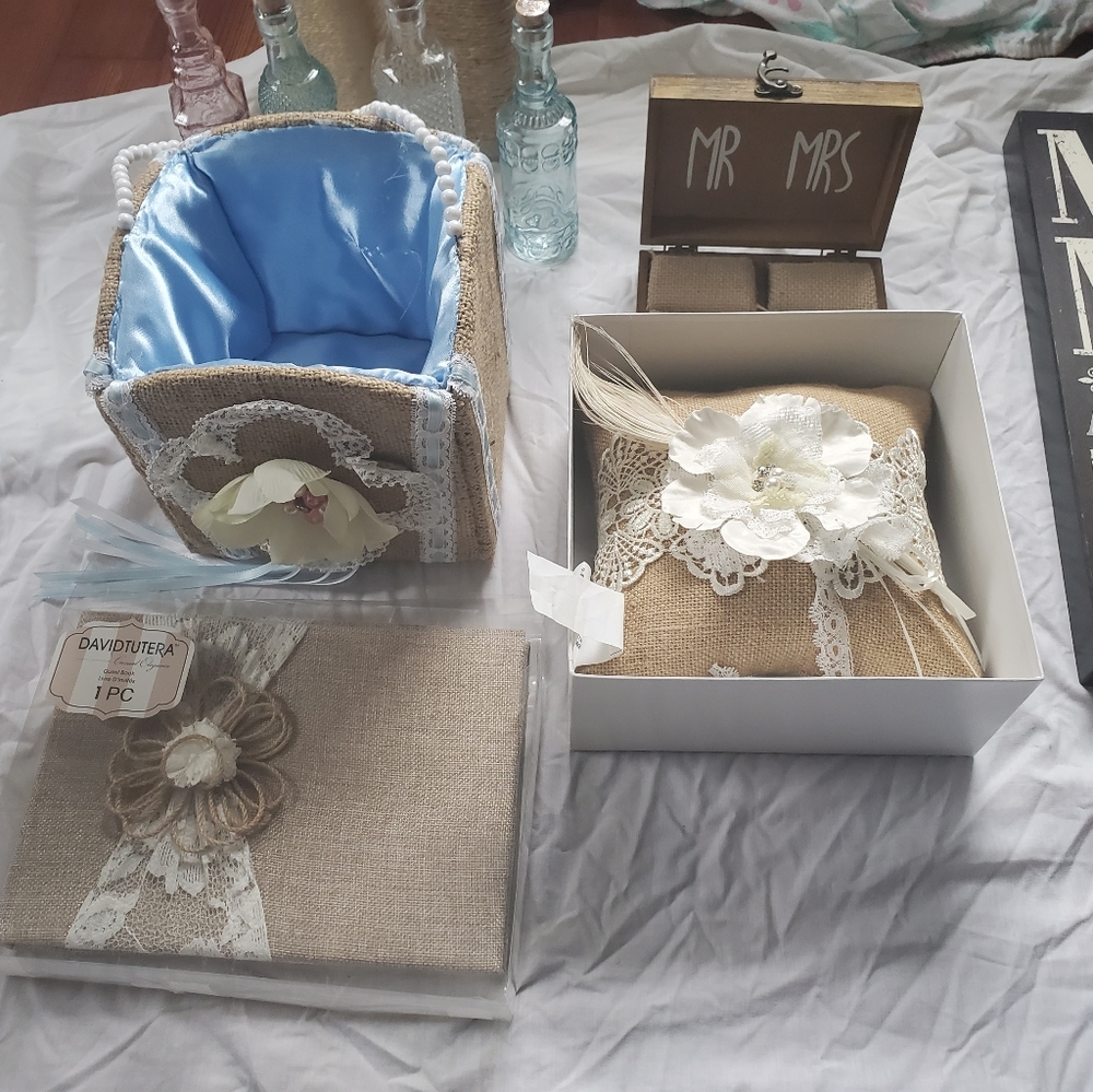 berlap wedding decor never used 10 iteams